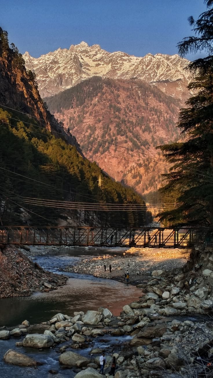 Offbeat Himachal Group Tour: Manali, Kasol,Shanghar & Jibhi (7 Days) Gallery Photo 2 — Awara Banjara
